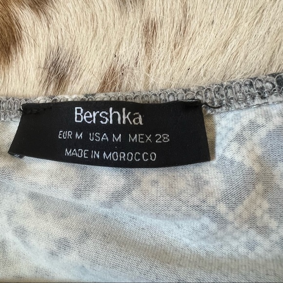 BERSHKA Snake Print Tube Top - Picture 3 of 4